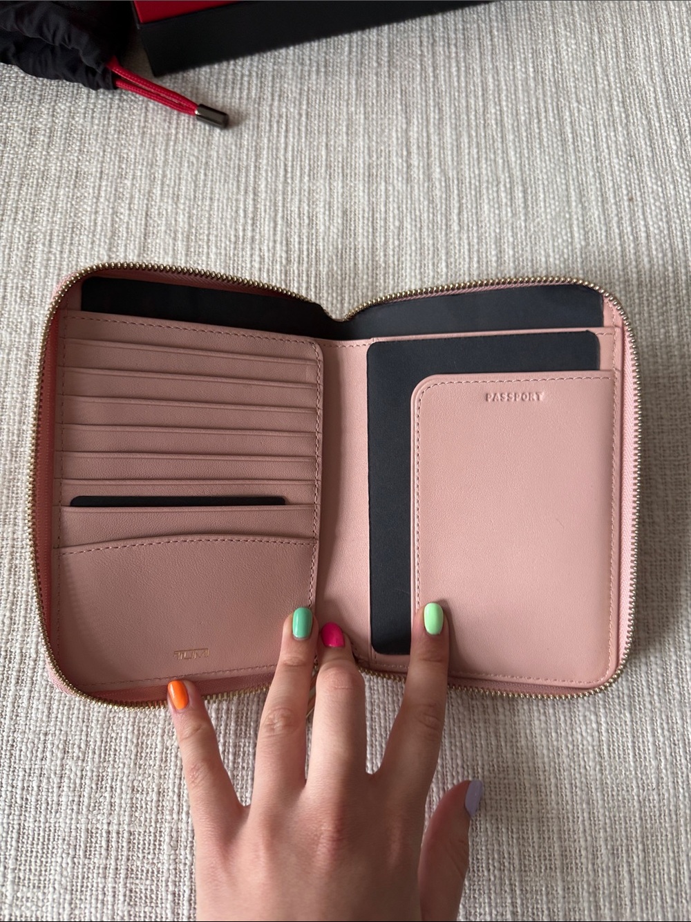 NWT Baby Pink Tumi Passport Holder - Picture 2 of 5